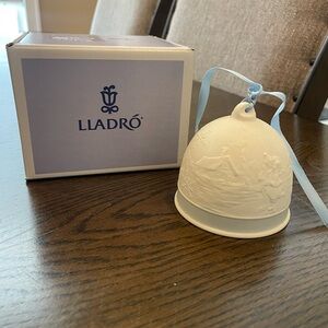 LLADRO Winter Bell. 17616. Great condition. With original box. 1990